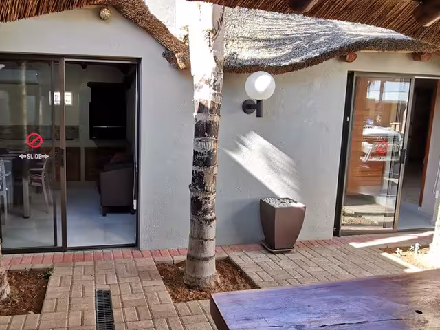 Resort in Kakamas - Palmhof Chalets